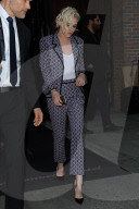 PEOPLE - Kristin Stewart stylish in New York unterwegs