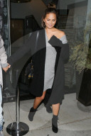 PEOPLE - John Legend und Chrissy Teigen nachts in West Hollywood unterwegs
