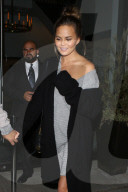 PEOPLE - John Legend und Chrissy Teigen nachts in West Hollywood unterwegs