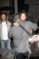 PEOPLE - John Legend und Chrissy Teigen nachts in West Hollywood unterwegs