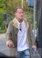 EXKLUSIV - Paul Gascoigne begrapscht Fan am Busen