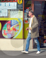 EXKLUSIV - Paul Gascoigne begrapscht Fan am Busen
