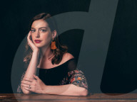 PORTRAIT - Anne Hathaway