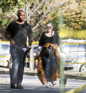 EXKLUSIV - Adele besucht in Toronto den High Park Zoo