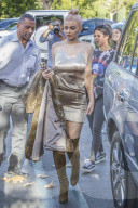 PEOPLE - Kylie Jenner goldig in Calabasas unterwegs