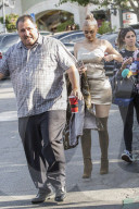 PEOPLE - Kylie Jenner goldig in Calabasas unterwegs