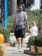 PEOPLE - Dady on Duty: Scott Disick mit Mason unterwegs