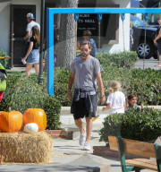 PEOPLE - Dady on Duty: Scott Disick mit Mason unterwegs