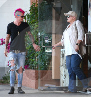 EXKLUSIV - Paris Jackson trifft mit Michael Snoddy ihre Mutter Debbie Rowe