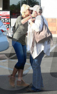 EXKLUSIV - Paris Jackson trifft mit Michael Snoddy ihre Mutter Debbie Rowe