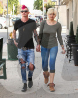 EXKLUSIV - Paris Jackson trifft mit Michael Snoddy ihre Mutter Debbie Rowe