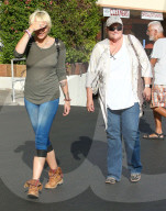 EXKLUSIV - Paris Jackson trifft mit Michael Snoddy ihre Mutter Debbie Rowe