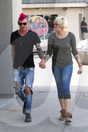 EXKLUSIV - Paris Jackson trifft mit Michael Snoddy ihre Mutter Debbie Rowe