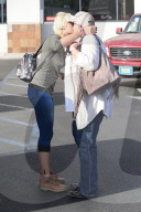 EXKLUSIV - Paris Jackson trifft mit Michael Snoddy ihre Mutter Debbie Rowe