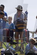 EXKLUSIV - Julia Roberts und Daniel Moder unterstützen ihre Kinder am Fussballfeld