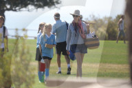 EXKLUSIV - Julia Roberts und Daniel Moder unterstützen ihre Kinder am Fussballfeld