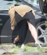 EXKLUSIV - Die Hochschwangere Kimberley Walsh mit ihrem Sohn in London unterwegs