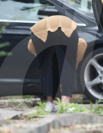 EXKLUSIV - Die Hochschwangere Kimberley Walsh mit ihrem Sohn in London unterwegs