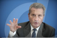 PORTRAIT - Guenther H. Oettinger