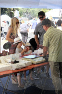 EXKLUSIV - Rachel Zoe mit ihrer Familie auf Shoppingtour