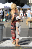 EXKLUSIV - Rachel Zoe mit ihrer Familie auf Shoppingtour