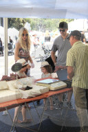 EXKLUSIV - Rachel Zoe mit ihrer Familie auf Shoppingtour