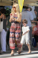 EXKLUSIV - Rachel Zoe mit ihrer Familie auf Shoppingtour
