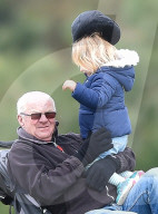 PEOPLE - Mia Tindall findet Mamma Zara's Reitkünste langweilig