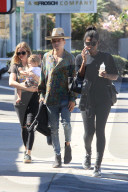 EXKLUSIV - Ashlee Simpson mit ihrer Familie in Studio City unterwegs