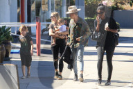 EXKLUSIV - Ashlee Simpson mit ihrer Familie in Studio City unterwegs
