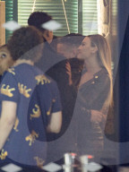 EXKLUSIV - Perrie Edwards turtelt mit Luke Pasqualino