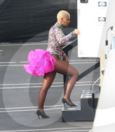 PEOPLE - Amber Rose mit 'Federn geschmückt' bei Dancing with the Stars