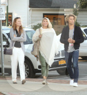 EXKLUSIV - Christie Brinkley mit Sohn und Schwiegertochter am 'Hamptons Film Festival'