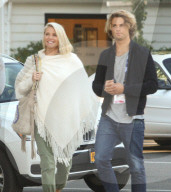 EXKLUSIV - Christie Brinkley mit Sohn und Schwiegertochter am 'Hamptons Film Festival'