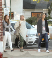EXKLUSIV - Christie Brinkley mit Sohn und Schwiegertochter am 'Hamptons Film Festival'
