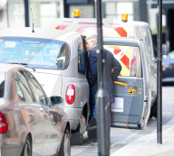 EXKLUSIV - Roberto Mancini mit einer 'Mystery Brunetten' in London unterwegs