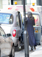 EXKLUSIV - Roberto Mancini mit einer 'Mystery Brunetten' in London unterwegs