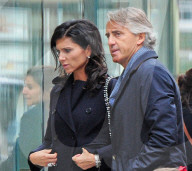 EXKLUSIV - Roberto Mancini mit einer 'Mystery Brunetten' in London unterwegs
