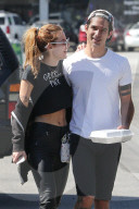PEOPLE - Happy: Power-Girl Bella Thorne mit Tyler Posey