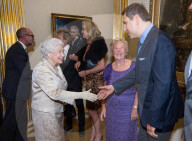 PEOPLE - Qeen Elizabeth besucht die Royal Academy of Arts