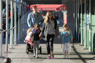PEOPLE - Sarah Jessica Parker bringt  Marion und Tabitha zur Schule