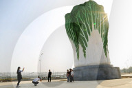 FEATURE - Ohne Kohl: Diese Skulptur verspricht Glück