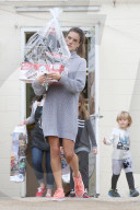 PEOPLE - Alessandra Ambrosio kauft ein Piratenschiff