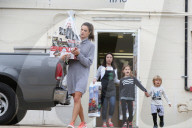PEOPLE - Alessandra Ambrosio kauft ein Piratenschiff