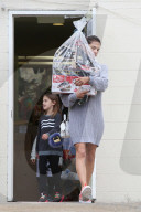 PEOPLE - Alessandra Ambrosio kauft ein Piratenschiff