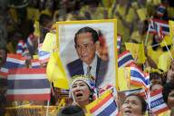 NEWS - König Bhumibol ist im Alter von 88 Jahren gestorben