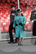 PEOPLE - Königin Elizabeth besucht die "Brompton Barracks"