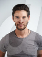 PORTRAIT - Ben Barnes