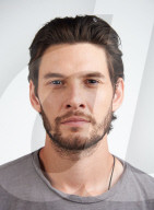PORTRAIT - Ben Barnes