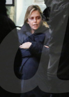 EXKLUSIV - Charlize Theron kugelrund und schlecht gelaunt am Set von "Tully"